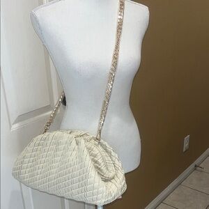 Urban Expressions Cream Woven Crossbody with Gold Chain Strap